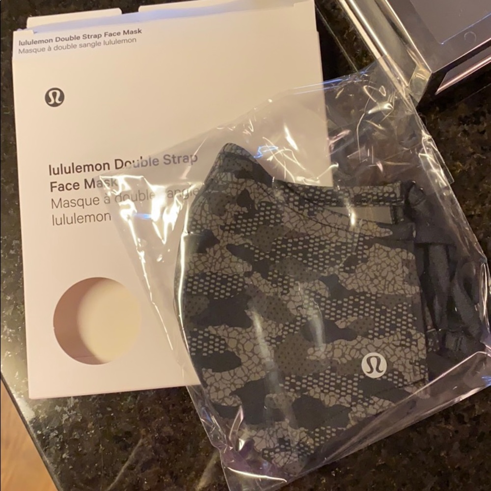 Lululemon mask